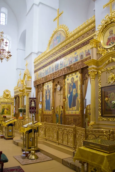 Chernigov, Ukrayna-Jule 20, 2019: Chernigov içinde Eletskiy varsayım manastırında bir kilise Iç
