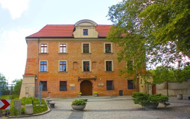 Poznan, Polonya-20 Haziran, 2019: arkeolojik rezerv Genius loci (Arkeoloji Müzesi) Poznan Tumski Adası üzerinde