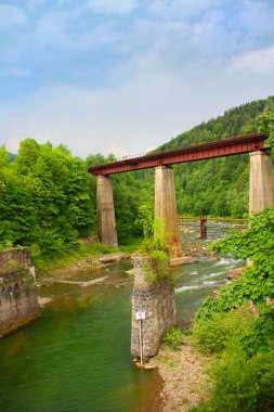 Yaremche, Ukrayna Prut Nehri Demiryolu Köprüsü