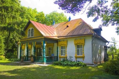 Pereyaslav-Khmelnitsky, Ukrayna - Jule 25, 2019: Pereyaslav-Khmelnitsky'deki Açık Hava Halk Mimarisi ve Orta Dinyeper'in Yaşamı Müzesi'nde Kiev bölgesi Sanat ve El Sanatları Müzesi