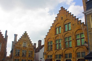 Belçika, Brugge - 3 Mayıs 2019: Old Brugge'un Ortaçağ mimarisi