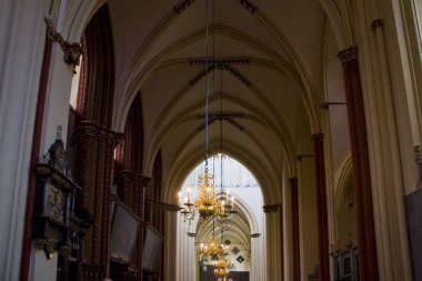 Belçika, Brugge - 3 Mayıs 2019: Brugge'deki St. Salvator Katedrali'nin (Sint-Salvatorskathedraal) içi