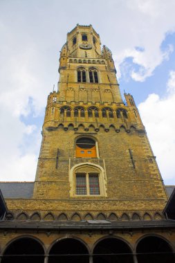  Brugge, Belçika'daki Old Town'dan ünlü Belfort Kulesi'nin görünümü