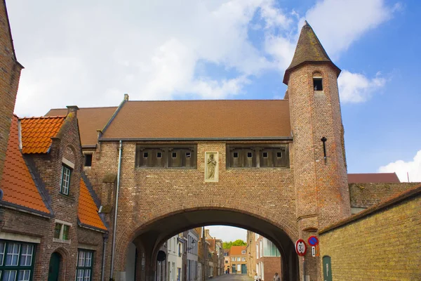 布鲁日历史名城的古色古香的大门 — 图库照片
