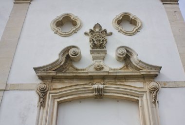 Aveiro, Portekiz - 3 Mart 2019: Aveiro Müzesi'nin dekorasyonu - Santa Joana (İsa'nın Eski Manastırı) Aveiro'da
