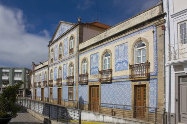 Aveiro Old Town mavi azulejos ile tipik cephe, Portekiz