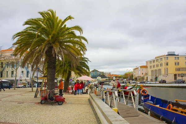 Aveiro Portugal Maart 2019 Toeristen Lopen Een Dijk Van Het — Stockfoto