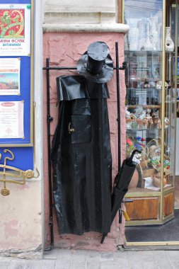 Chernivtsi, Ukrayna - 12 Mayıs 2018. Chernivtsi, Ukrayna 'da Anatoly Fedirko' nun bilinmeyen Chernivtsi heykeli