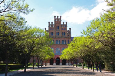Chernivtsi, Ukrayna - Mayıs, 2018: Bukovinian ve Dalmaçya Metropolitanleri Rezidansı (Chernivtsi Ulusal Üniversitesi)