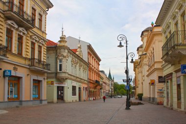 Kosice, Slovakya - 20 Ekim 2018. Kosice Eski Kenti'ndeki tarihi binalar