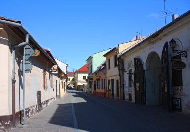 Kosice, Slovakya - 20 Ekim 2018. Kosice Eski Kenti'ndeki tarihi binalar