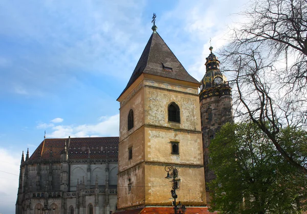 Campanario Torre San Urbano Catedral Santa Isabel Kosice Eslovaquia — Foto de Stock