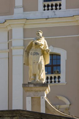 Kamenetz-Podolsk, Ukrayna 'daki Trinity Katolik Kilisesi Heykeli