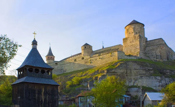 Ukrayna Nın Kamenetz Podolsk Kentindeki Eski Ahşap Kilise Ortaçağ Kalesi — Stok fotoğraf