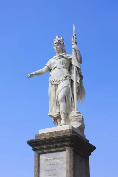Άγαλμα Της Ελευθερίας Κοντά Στο Παλάτσο Πούμπικο Στην Σαν Μαρίνο — Φωτογραφία Αρχείου