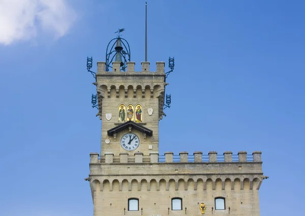 San Marino Güneşli Bir Günde Palazzo Pubblico Saat Kulesi — Stok fotoğraf