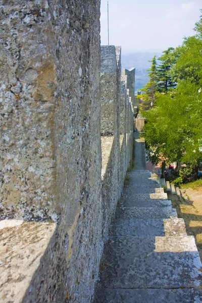 Muralhas Fortificação Torre Cidade Velha San Marino — Fotografia de Stock