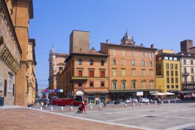 Bologna, İtalya - 28 Ağustos 2019: Bologna'daki Piazza del Nettuno'da kentsel yaşam
