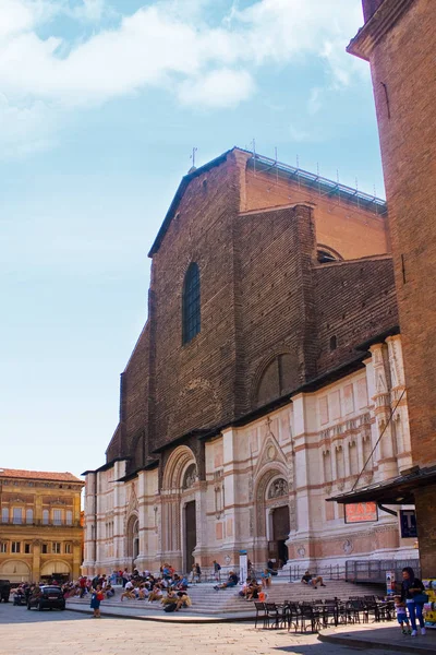 ボローニャ イタリア 2019年8月28日 ボローニャ大聖堂 ペトロニオ大聖堂 のマッジョーレ広場の眺め — ストック写真