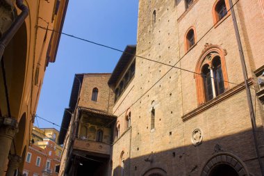 Bologna Eski Kenti tarihi mimarisi, İtalya