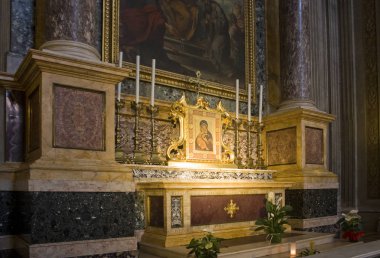 Bologna, İtalya - 28 Ağustos 2019: Bologna'daki San Pietro Katedrali'nin (veya Aziz Petrus Bazilikası'nın İçişleri)