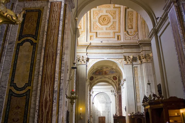 ボローニャ イタリア 2019年8月28日 ボローニャのサンピエトロ大聖堂 またはサンピエトロ大聖堂 の内部 — ストック写真