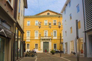 Pesaro, İtalya - 30 Ağustos 2019: G. Rossini Müzik Konservatuarı, Pesaro'daki Piazza Olivieri'de