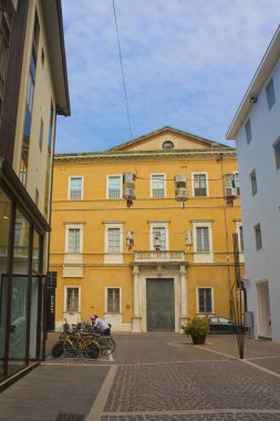 Pesaro, İtalya - 30 Ağustos 2019: G. Rossini Müzik Konservatuarı, Pesaro'daki Piazza Olivieri'de