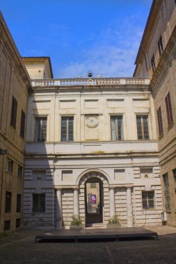 Pesaro, İtalya - 30 Ağustos 2019: Pesaro'daki Palazzo Mosca Sivil Müzesi'nin Verandası