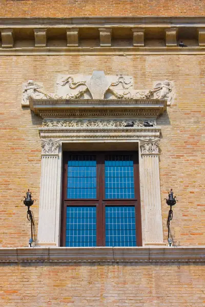 Rica Decoración Del Palazzo Ducale Piazza Del Popolo Pesaro Italia — Foto de Stock