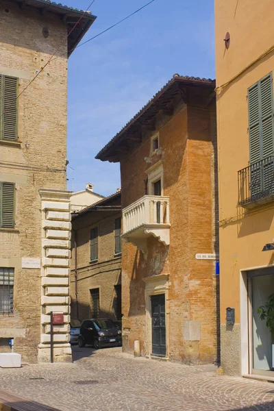 Straße Mit Historischen Alten Gebäuden Der Innenstadt Von Pesaro Italien — Stockfoto