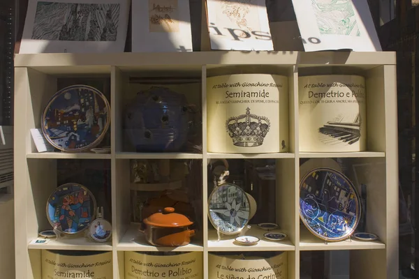 Pesaro Włochy Sierpnia 2019 Ceramiczna Pamiątka Sprzedaż Sklepie Pamiątkami Pesaro — Zdjęcie stockowe