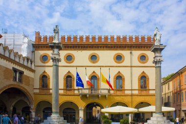 Ravenna, İtalya - 31 Ağustos 2019: Ravenna 'da Piazza del Popolo