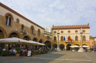 Ravenna, İtalya - 31 Ağustos 2019: Ravenna 'da Piazza del Popolo