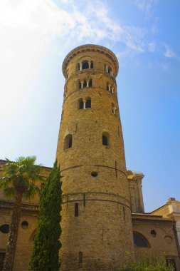 Ravenna 'daki Sant' Apollinare Nuovo Bazilikası 'nın çan kulesi