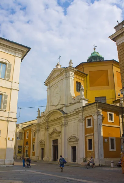 Santa Maria Del Suffragio Piazza Del Popolon Kirkko Ravennassa Italiassa — kuvapankkivalokuva