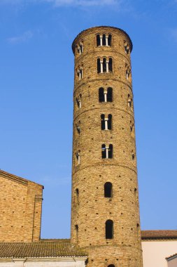 İtalya, Ravenna 'daki Sant' Apollinare Nuovo Bazilikası 'nın çan kulesi