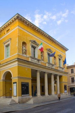 Ravenna, İtalya - 31 Ağustos 2019: Ravenna 'daki Alighieri Belediye Tiyatrosu