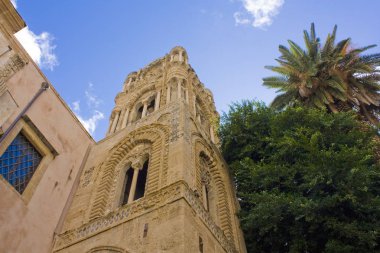 İtalya 'nın Palermo kentindeki Santa Maria della Ammiraglio Kilisesi' nin Martorana çan kulesi.