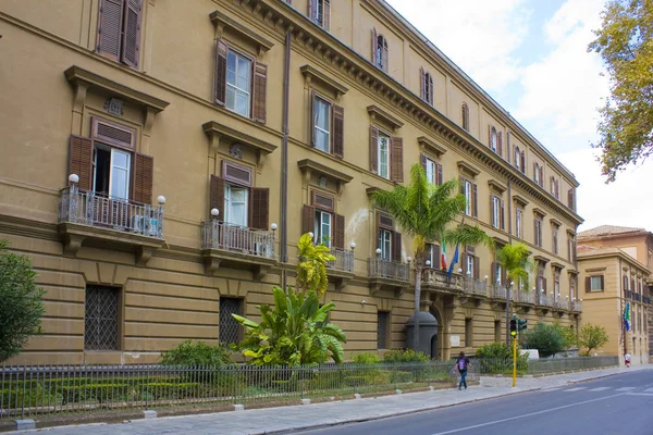 Eski Tarihi Saray Şimdi Carabinieri Komuta Lejyonu Palermo Sicilya Talya — Stok fotoğraf