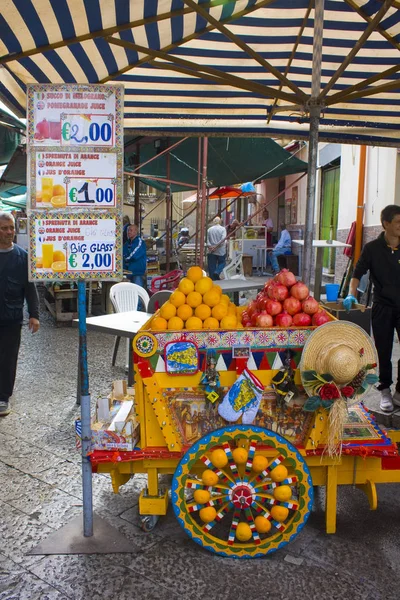 Palermo Itálie Září 2019 Tradiční Stánek Pro Výrobu Čerstvé Šťávy — Stock fotografie