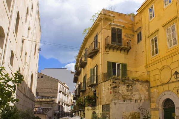 Τυπικό Κτίριο Στην Παλιά Πόλη Στο Παλέρμο Ιταλία Σικελία — Φωτογραφία Αρχείου