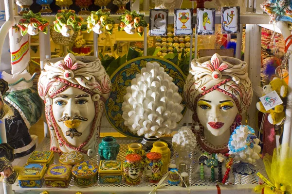 Palermo Italia Settembre 2019 Vasi Caltagirone Souvenir Tipici Siciliani Ceramica — Foto Stock