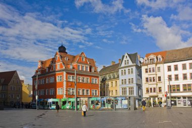 HALLE, GERMANY - 9 Mart 2020: Halle 'deki Pazar Meydanı (veya Marktplatz) Mimari