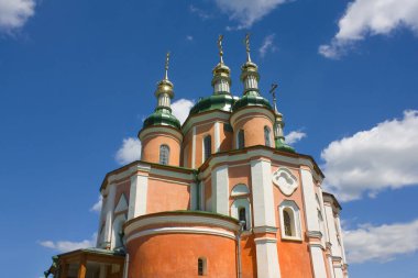 Ukrayna 'nın Gustia köyündeki Gustynsky manastırındaki Peter ve Paul Kilisesi