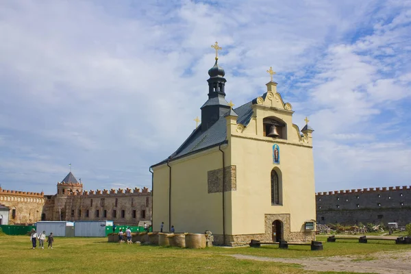 Церква Замку Меджибож Україні — стокове фото