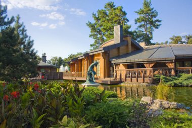 Mezhyhirya, Ukrayna - 25 Ağustos 2020: Mezhyhirya (eski Başkan Yanukoviç 'in konutu) Ukrayna' nın başkenti Kyiv 'de