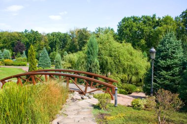  Mezhyhirya 'daki park (Başkan Yanukoviç' in eski cumhurbaşkanı ikametgahı) Ukrayna 'nın Kyiv bölgesinde