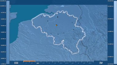 Animasyonlu efsanesi - parlayan şekli, idari sınırları, ana şehirler, sermaye ile Belçika alanında güneş radyasyonu aya göre. Sterografik projeksiyon