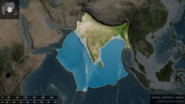 Indian Plate Shape Outlined Darkened Desaturated Background Satellite Map Informative — Stock Photo, Image